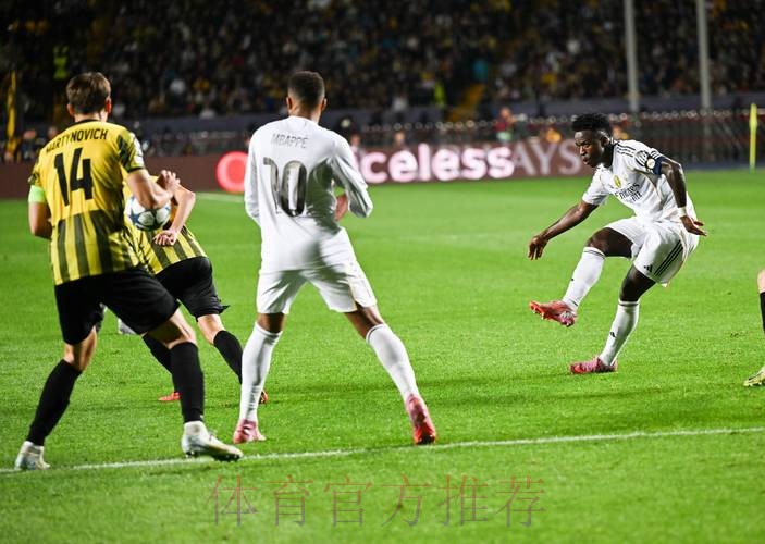 欧冠-皇马3-0提前出线!阿拉巴任意球本泽马建功